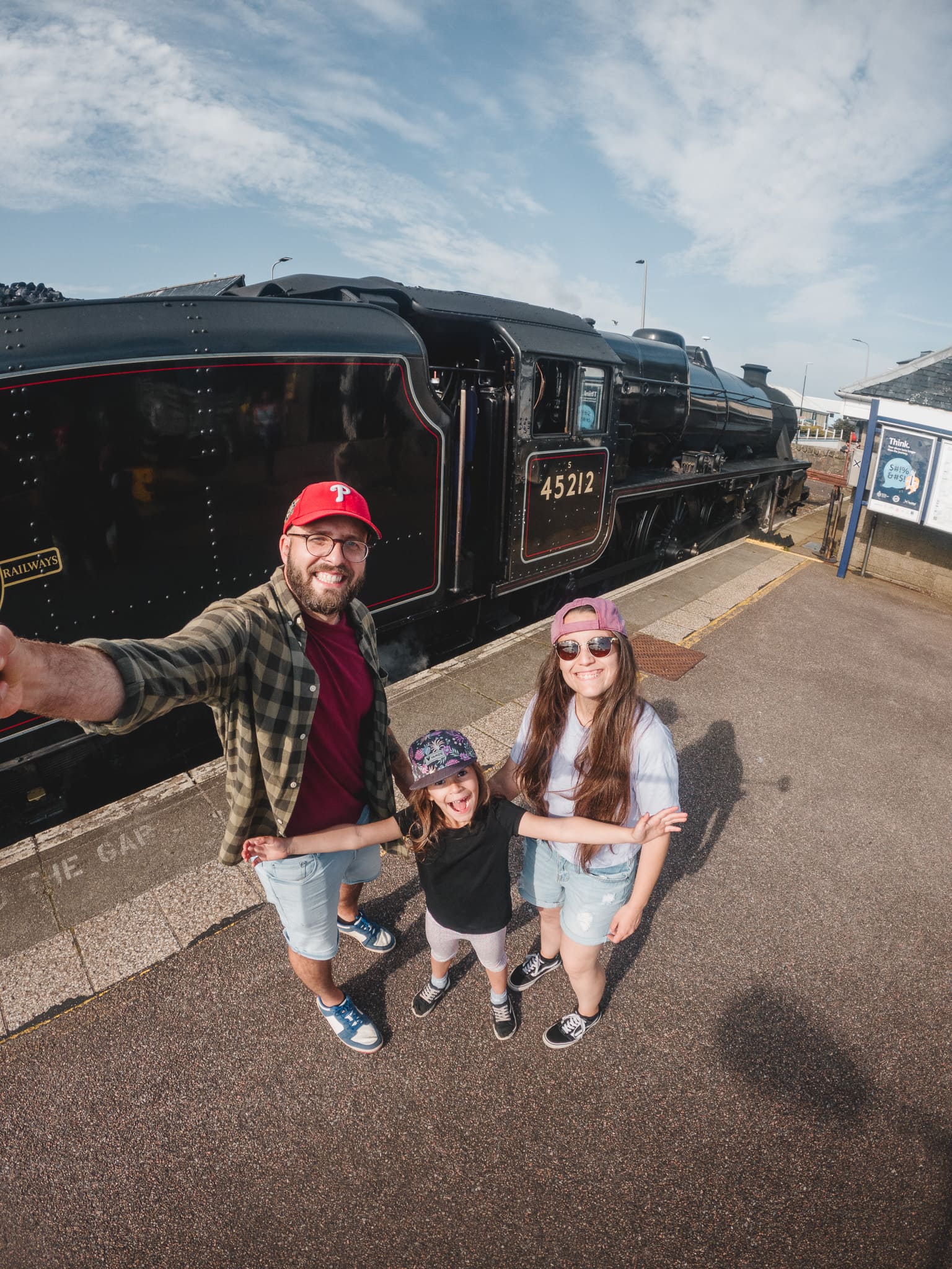 Le Jacobite en gare de Mallaig, sur le continent