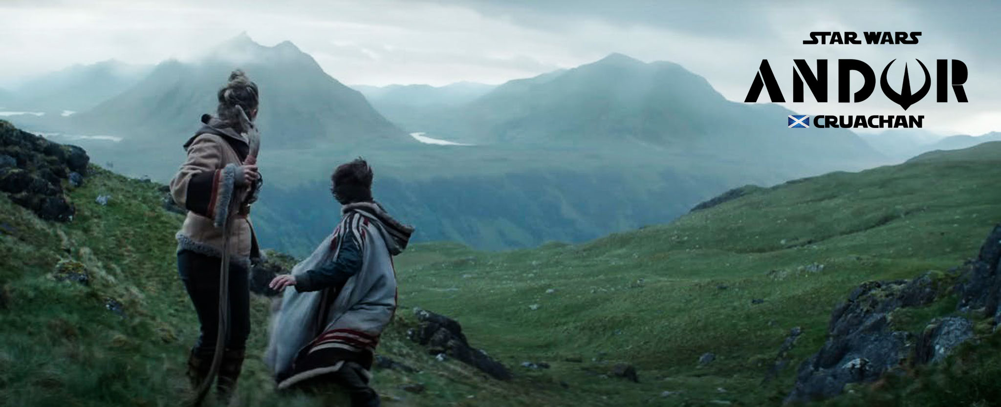 Personnages d’Andor dans le paysage montagneux écossais utilisé pour Aldhani