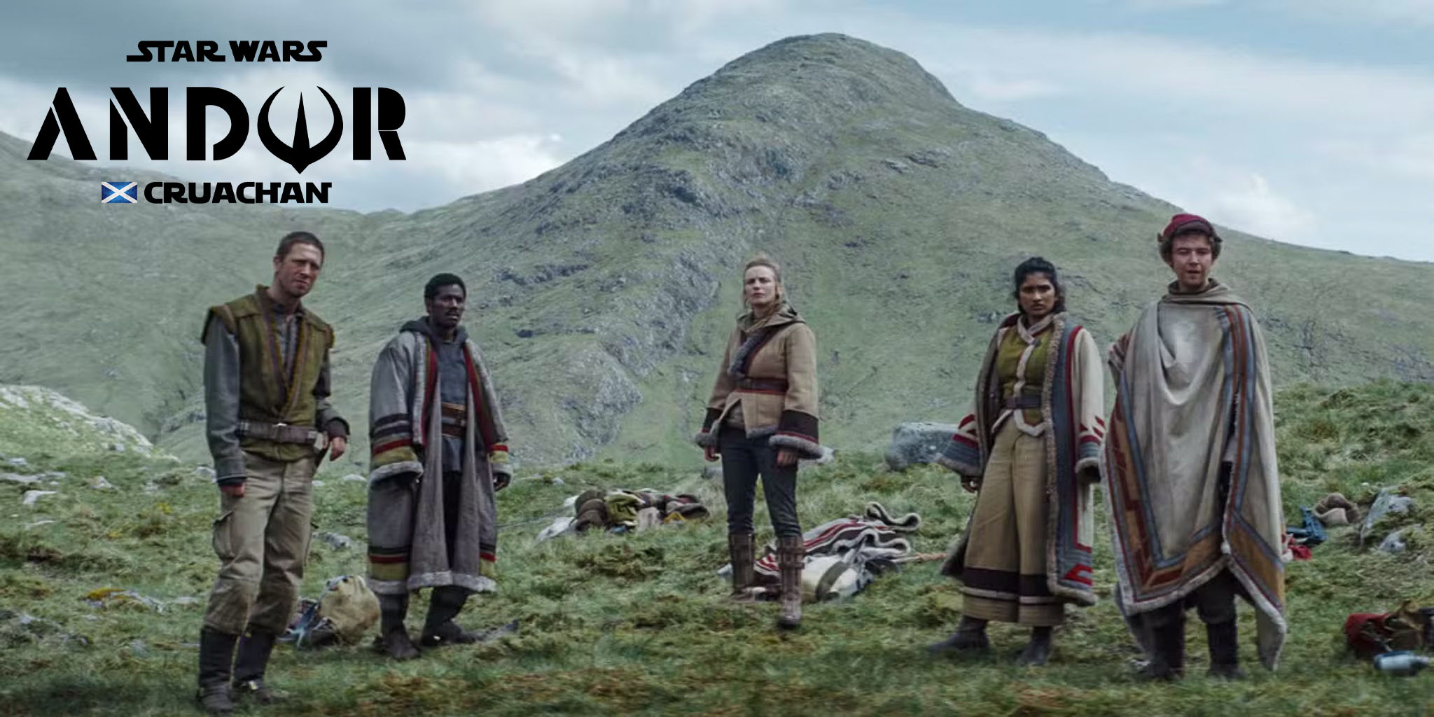 Groupe rebelle d’Andor dans le décor naturel écossais d’Aldhani