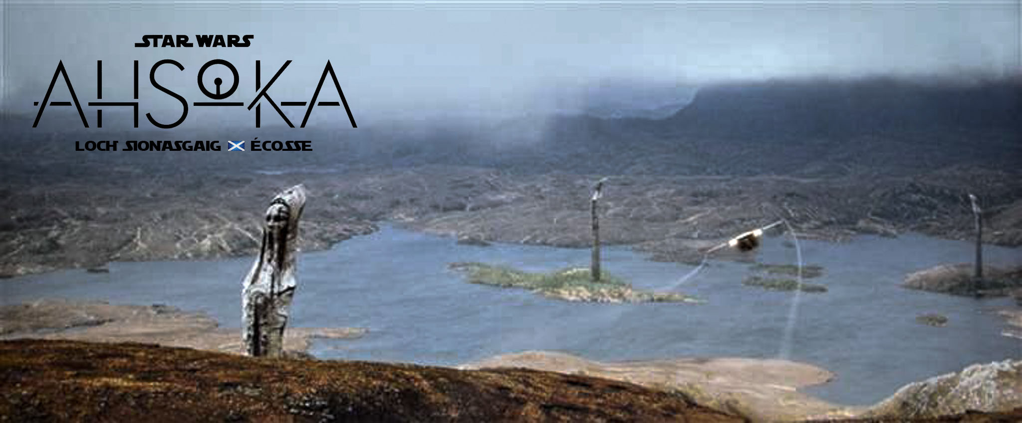 Montage montrant le vaisseau d’Ahsoka survolant le paysage identifiable de Loch Sionasgaig